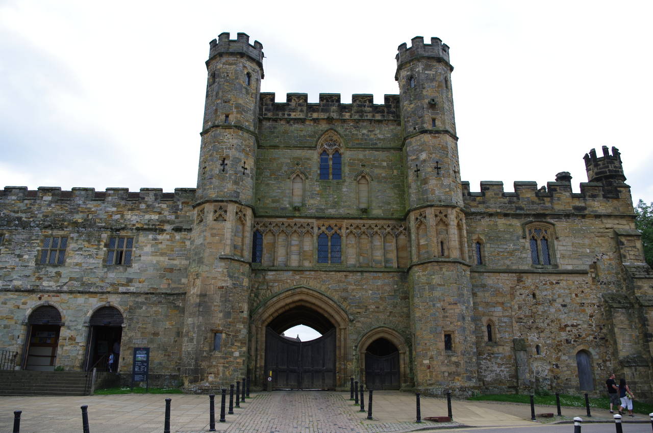 Gatehouse of Battle Abbey