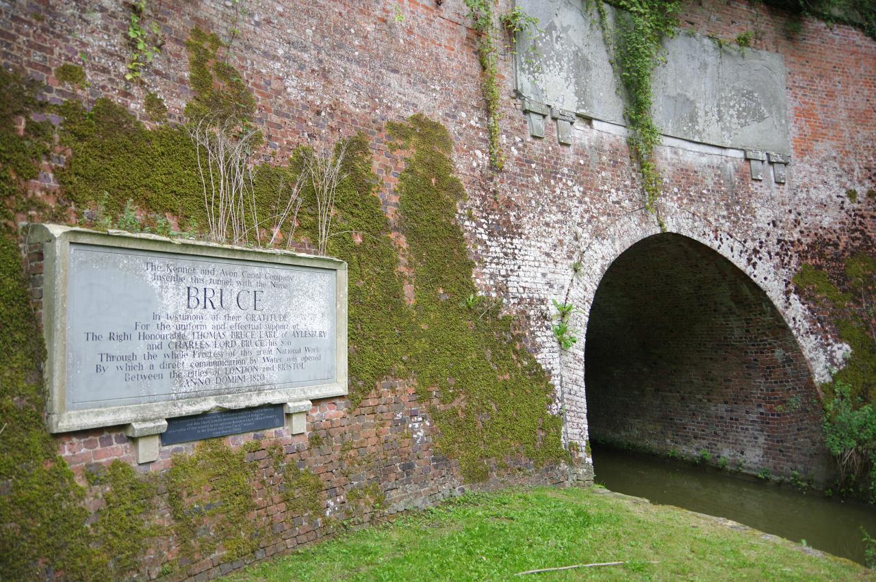Plaque by the eastern portal of the Bruce Tunnel