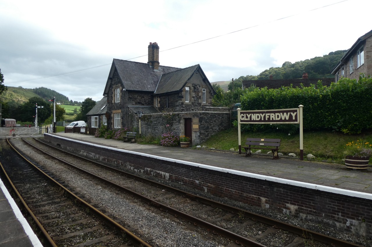 Glyndyfrdwy Station