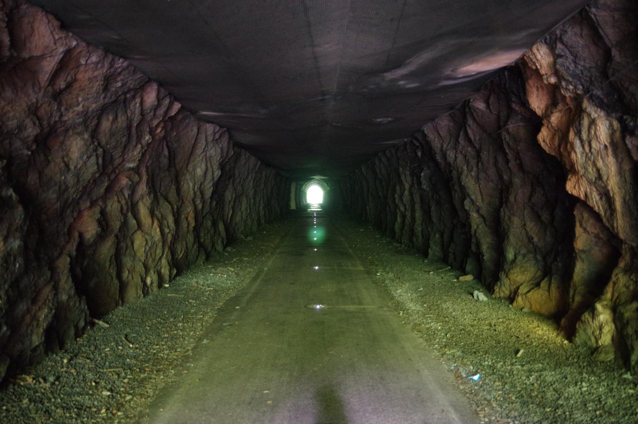 Shute Shelve Tunnel