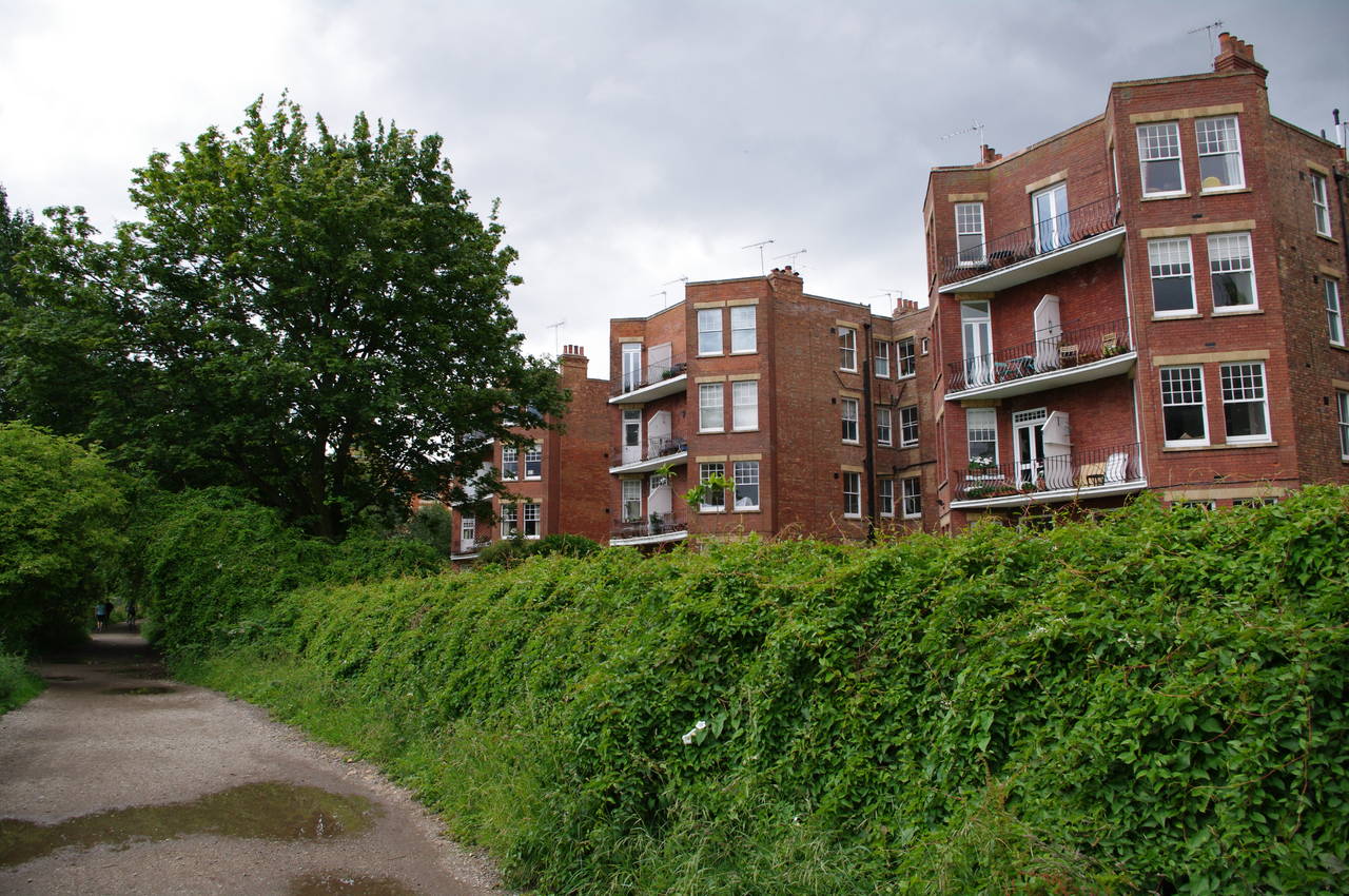 Riverside houses, Barnes