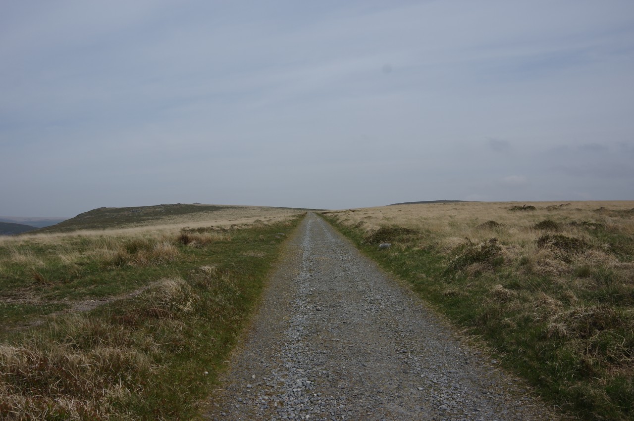 Path between Sharp Tor and Three Barrows